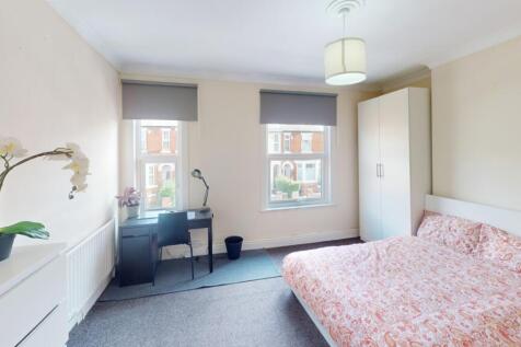 57-Leslie-Road-Bedroom
