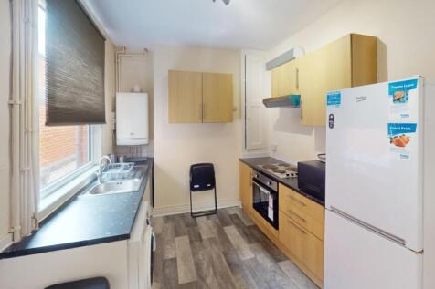 57-Leslie-Road-Kitchen 1