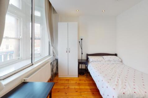 102-29-Upper-Parliament-St-Bedroom