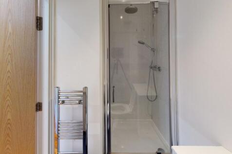 303-UPS-Bathroom