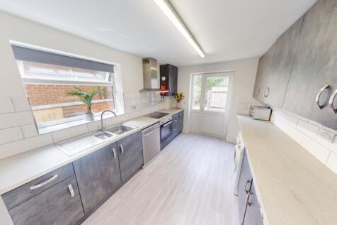 64 Crom Kitchen