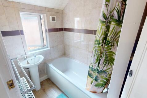 65 Crom bathroom