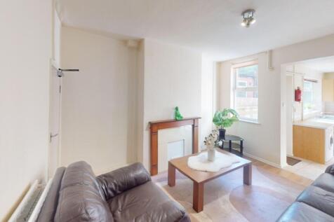 38-Cromwell-Street-Living-Room