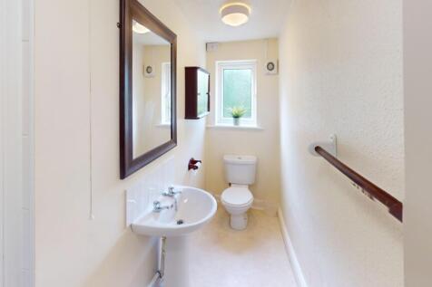 38-Cromwell-Street-Bathroom 1