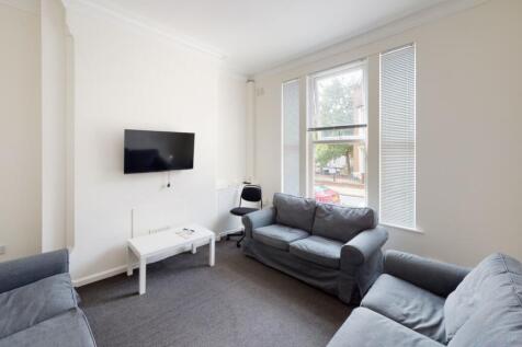 48-Burns-Street-Living-Room