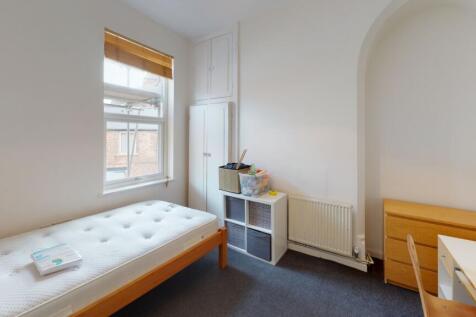 48-Burns-Street-Bedroom(7)