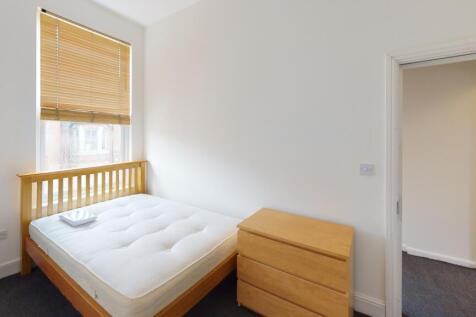 48-Burns-Street-Bedroom(9)