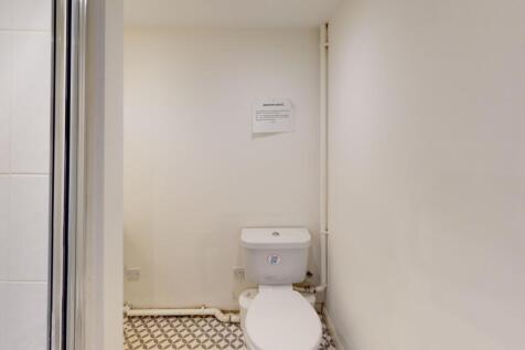 48-Burns-Street-Bathroom(1)