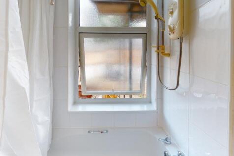 48-Burns-Street-Bathroom