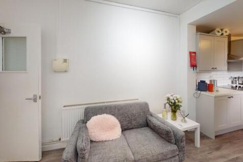 6-Cromwell-St-Living-Room