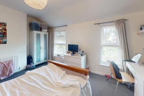 6-Cromwell-St-Bedroom