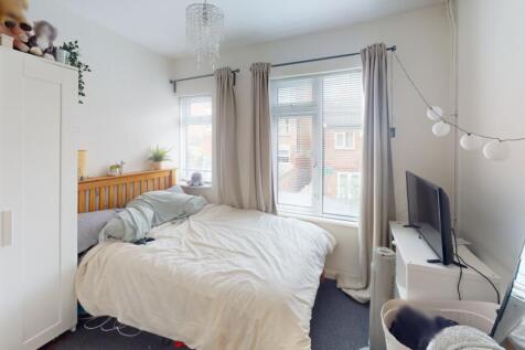6-Cromwell-St-Bedroom (4)