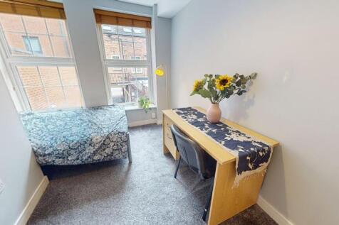 2 Courtyard rm 1