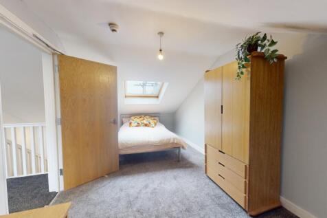 2 Courtyard rm 7