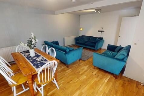 10 Tennyson Living area