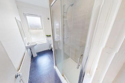 10 Tennyson Bathroom