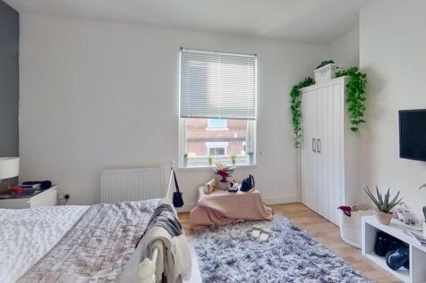 5-Grimsby-Terrace-Bedroom (1)