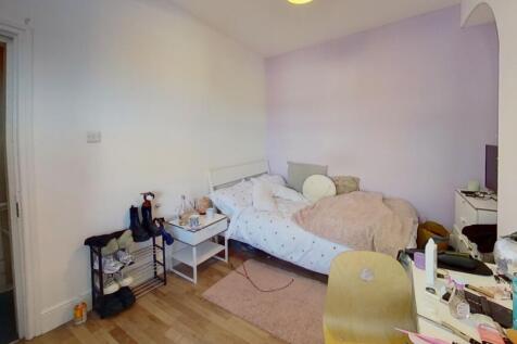 5-Grimsby-Terrace-Bedroom (2)