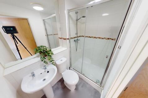 31 Hunt Ensuite 1
