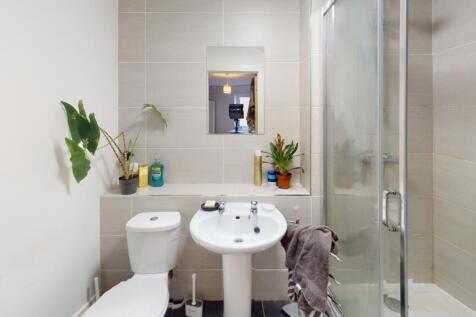 23-Kilbourn-Street-Bathroom