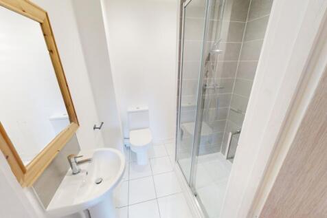 44 Burford Ensuite 2