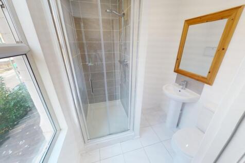 44 Burford Ensuite 3