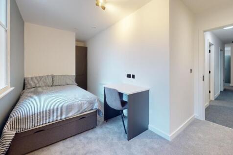 Lower-Pavement-Flat-5-Bedroom(2)