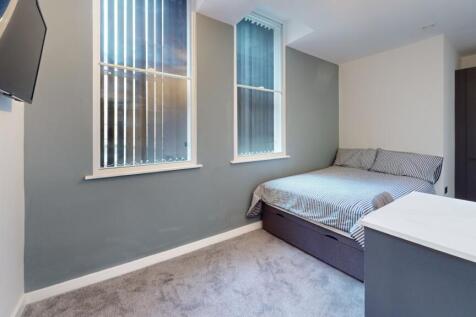 Lower-Pavement-Flat-5-Bedroom(3)