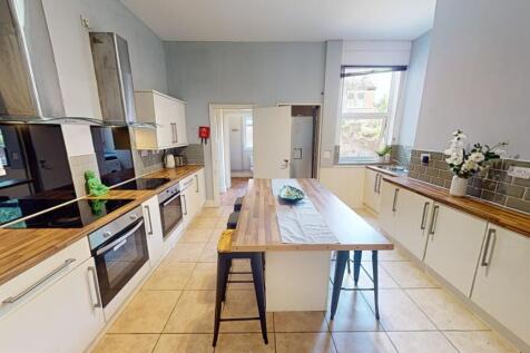 8 Col Kitchen