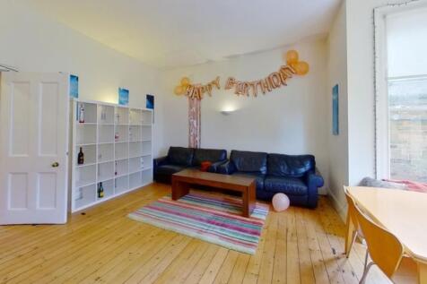 Flat-2-The-Forest-Living-Room_lge