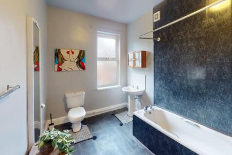 19-Watkin-St-Bathroom