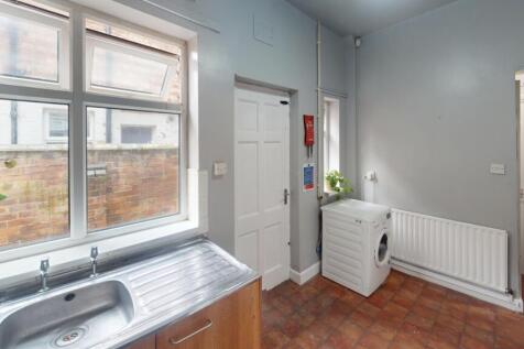 19-Watkin-St-Kitchen 1