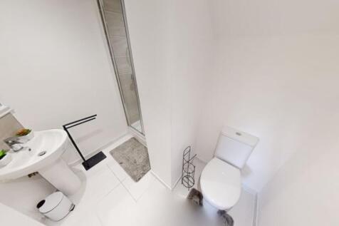 72 Bluecoat Ensuite 1