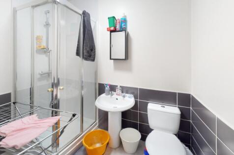 s2FeBDu8Psk-Bathroom