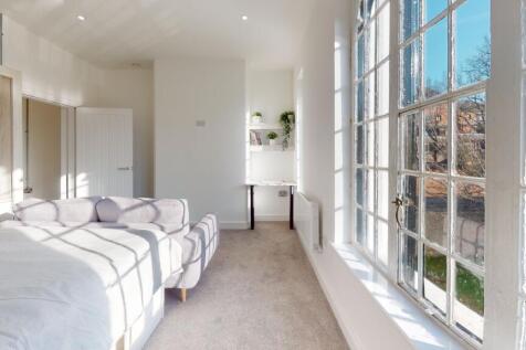 Plumptre-Court-F8-Bedroom