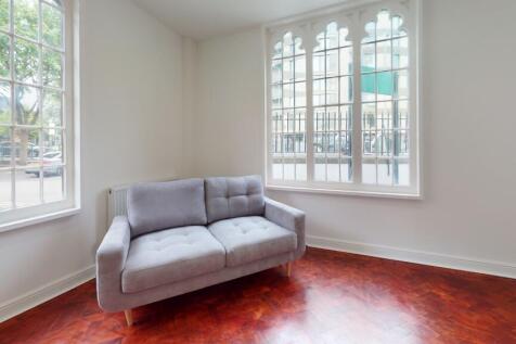 Plumptre-Court-F7-Living-Room