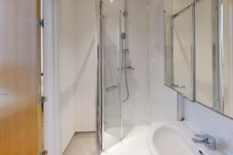 6-54-Glasshouse-St-Bathroom