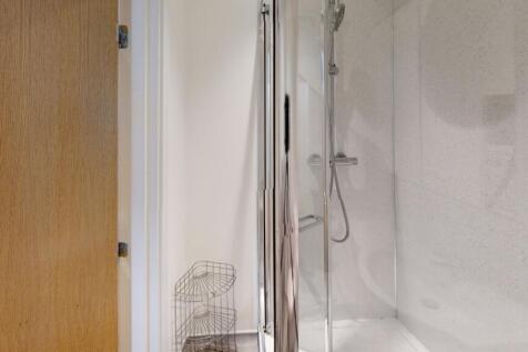 6-54-Glasshouse-St-Bathroom(2)