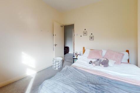 37-Birkin-Avenue-Bedroom (5)