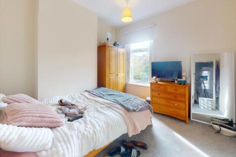 37-Birkin-Avenue-Bedroom (4)
