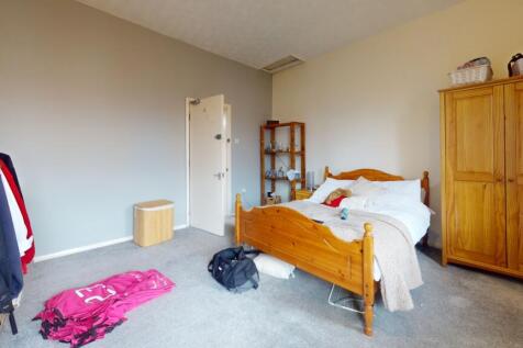 37-Birkin-Avenue-Bedroom