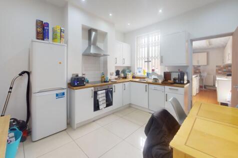 37-Birkin-Avenue-Kitchen
