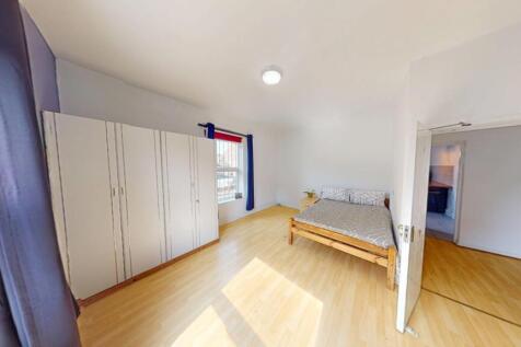 Flat-B-46-Addison-Street-06042025_092135