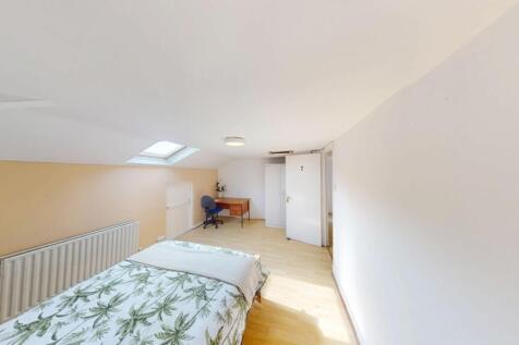 Flat-B-46-Addison-Street-06042025_093905