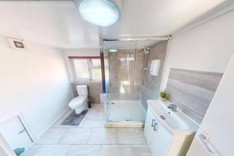 Flat-B-46-Addison-Street-06042025_094117