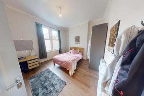 21-Noel-St-09202024_152250