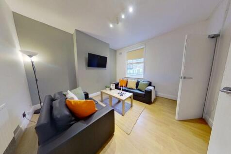 12-Ridding-Terrace-Lounge-1