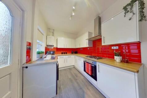 12-Ridding-Terrace-Kitchen