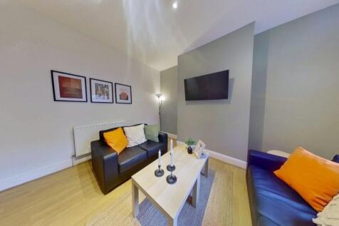 12-Ridding-Terrace-Lounge-2