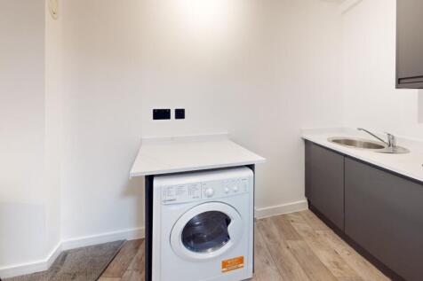 Lower-Pavement-Flat-10-Laundry